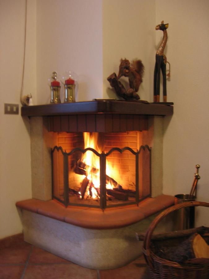 Lo Scoiattolo E La Noce Bed and Breakfast Στρέσα Εξωτερικό φωτογραφία