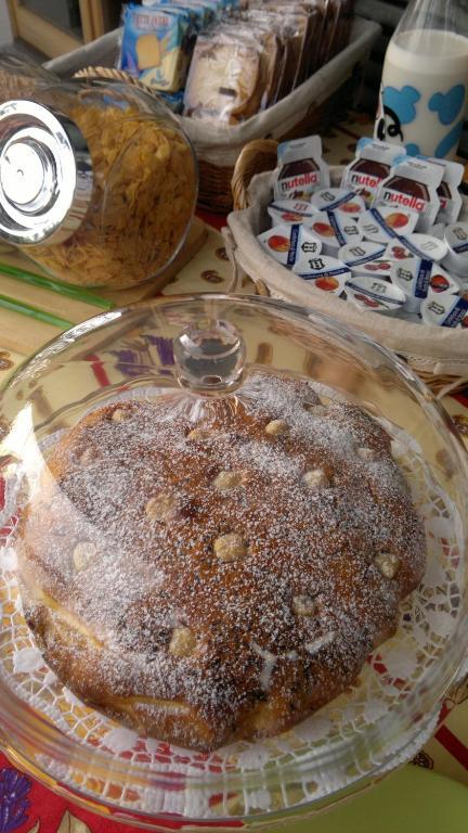 Lo Scoiattolo E La Noce Bed and Breakfast Στρέσα Εξωτερικό φωτογραφία